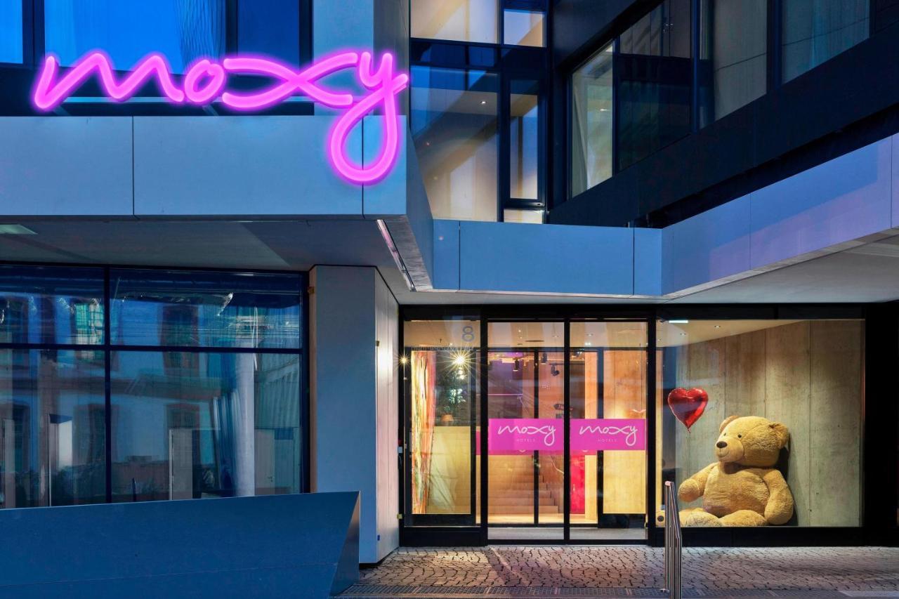 Отель Moxy Frankfurt City Center Франкфурт-на-Майне Экстерьер фото