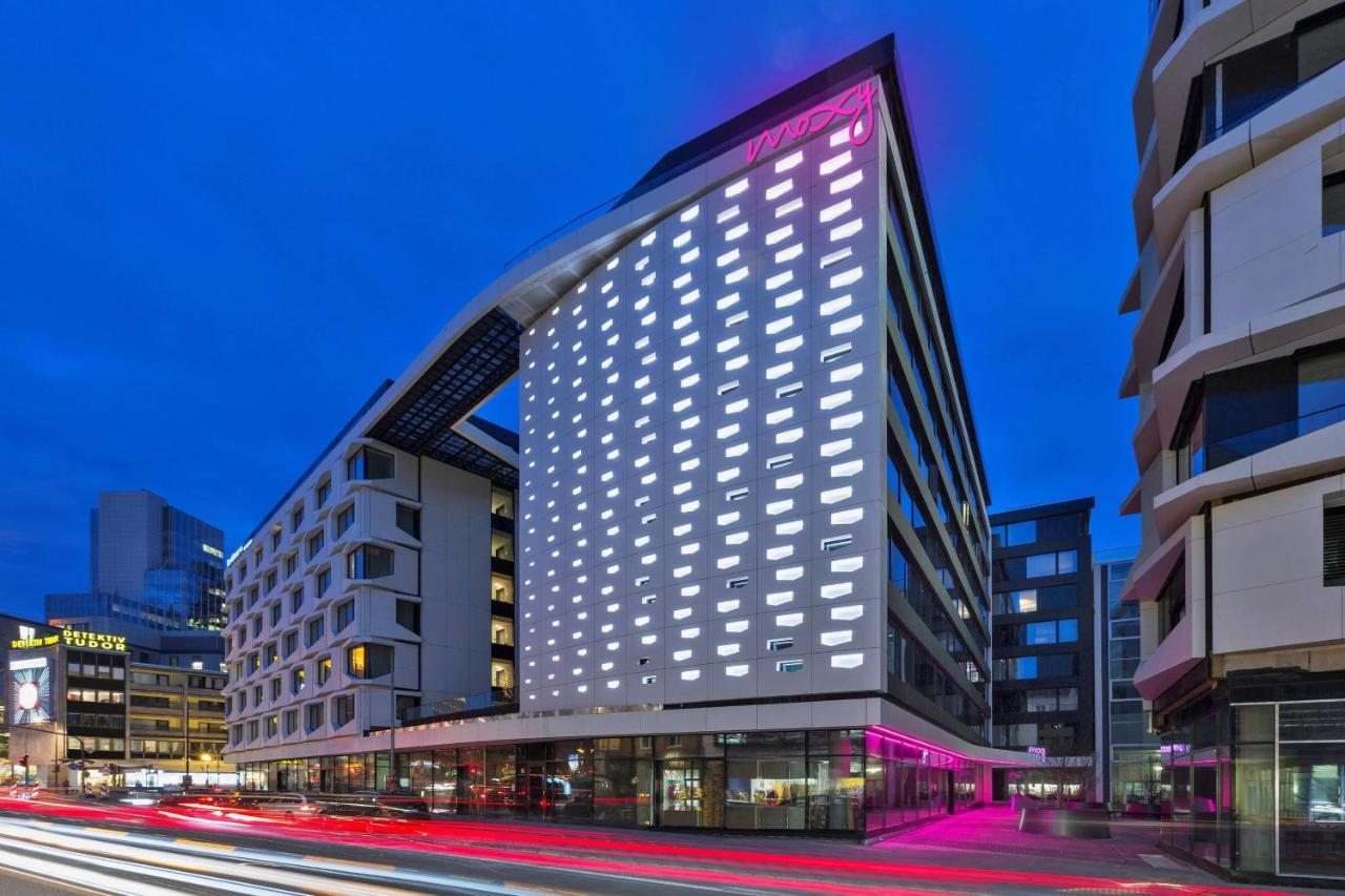 Отель Moxy Frankfurt City Center Франкфурт-на-Майне Экстерьер фото